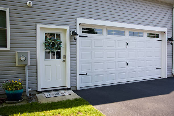 24/7 Emergency Garage Door Panel Replacement experts in Pleasant Prairie, WI